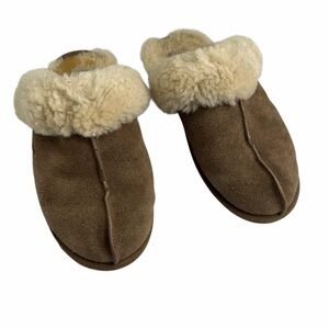 UGG slippers size 7